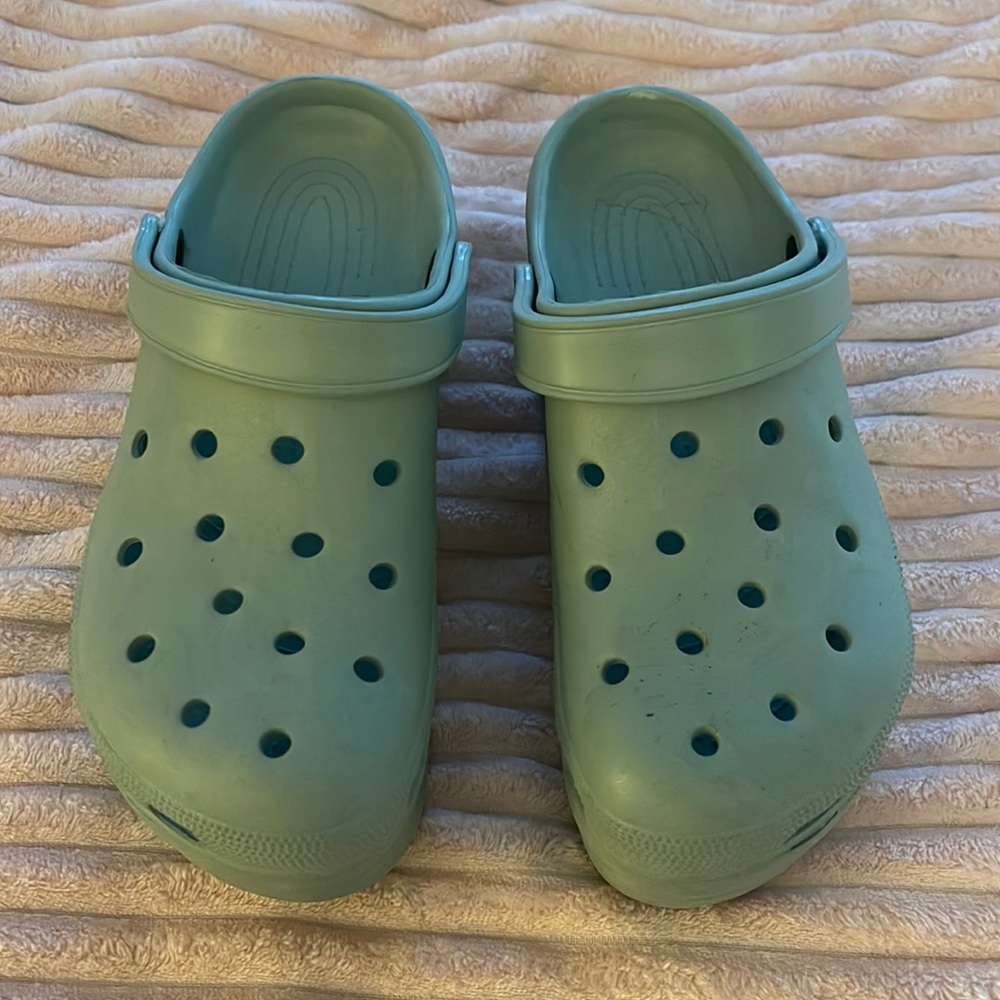 Women nursing clogs